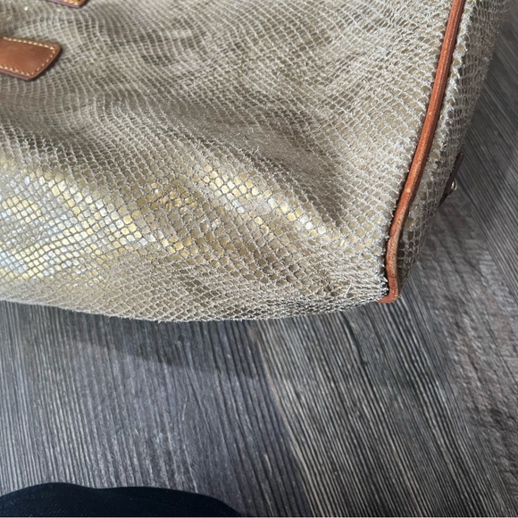 Gold/shimmer Snake pattern, brown handle. No longer available on website - Picture 7 of 12